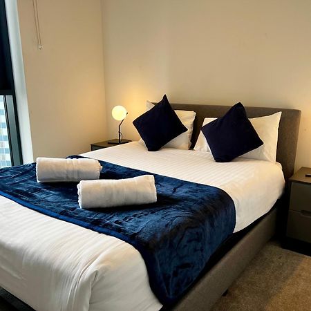 Premium Deals L Last-Minute Stay L 4 Min Walk To Birmingham Central Library L 18Th Floor 2 Bed 2 Bath City Centre Penthouse With Gym & Netflix By Jvt Short Lets Luaran gambar