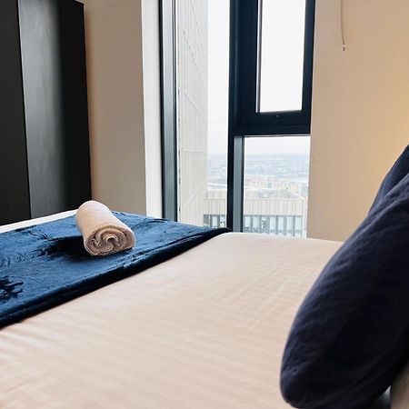 Premium Deals L Last-Minute Stay L 4 Min Walk To Birmingham Central Library L 18Th Floor 2 Bed 2 Bath City Centre Penthouse With Gym & Netflix By Jvt Short Lets Luaran gambar