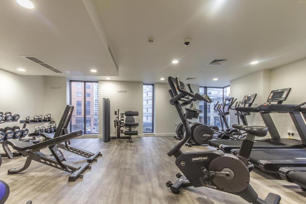 Premium Deals L Last-Minute Stay L 4 Min Walk To Birmingham Central Library L 18Th Floor 2 Bed 2 Bath City Centre Penthouse With Gym & Netflix By Jvt Short Lets Luaran gambar