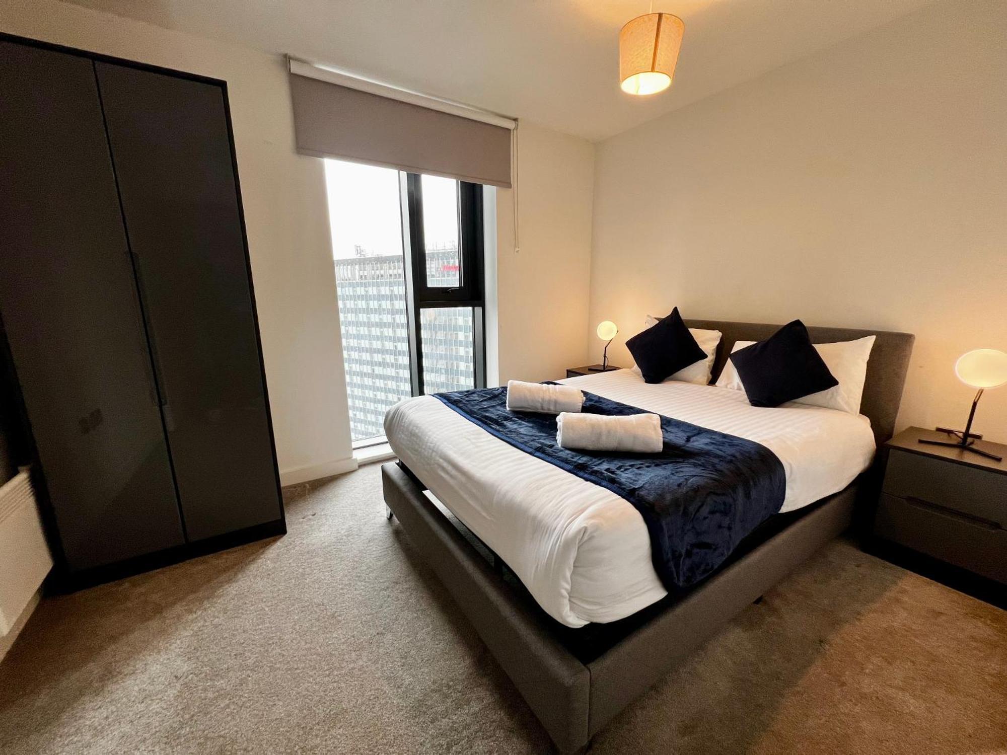 Premium Deals L Last-Minute Stay L 4 Min Walk To Birmingham Central Library L 18Th Floor 2 Bed 2 Bath City Centre Penthouse With Gym & Netflix By Jvt Short Lets Luaran gambar